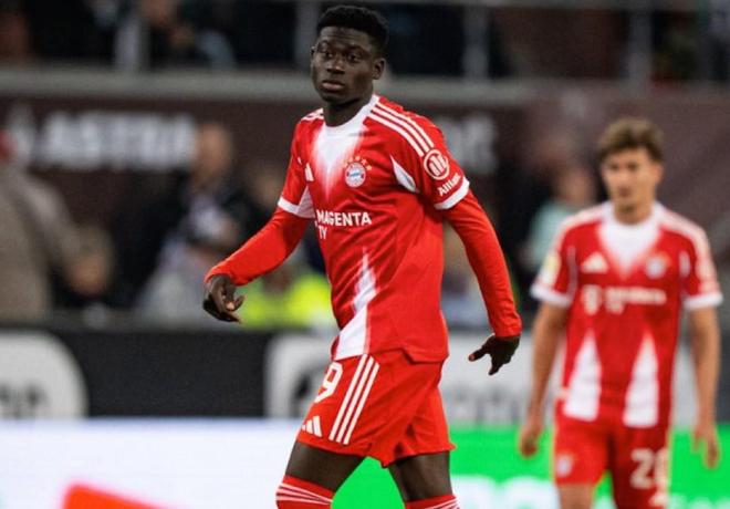 恩迪亚耶成为孔帕尼本赛季德甲使用的第31名球员，创队史纪录